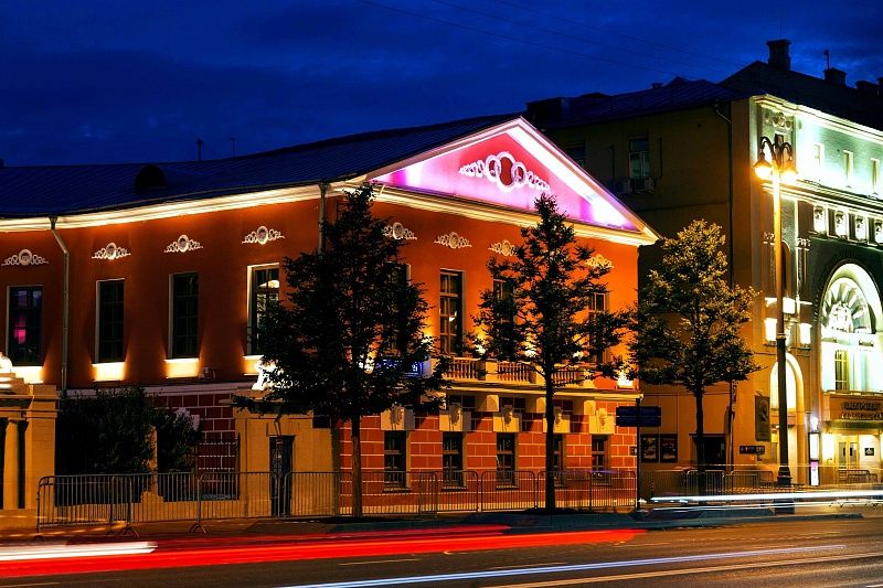 Фасад Музея современной истории России